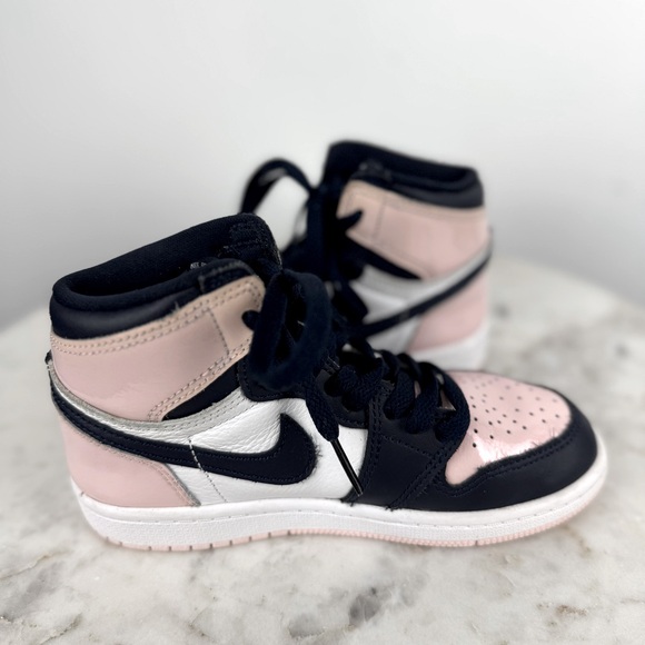 Air Jordan 1 Retro High OG "Bubble Gum" Sneakers Size 13 Kids - Picture 8 of 9